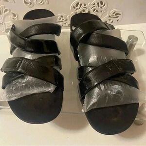Vionic soft Sandel patent leather in great conditions